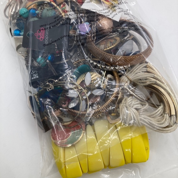 Small Box of Scrap Vintage - Modern Jewelry for Repurposing Arts & Crafts #3 - Picture 1 of 13